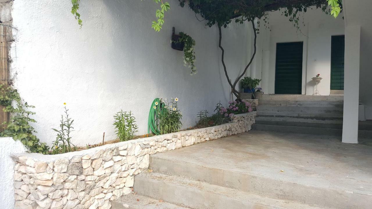 Apartment Cernesa Ražanac Exteriér fotografie